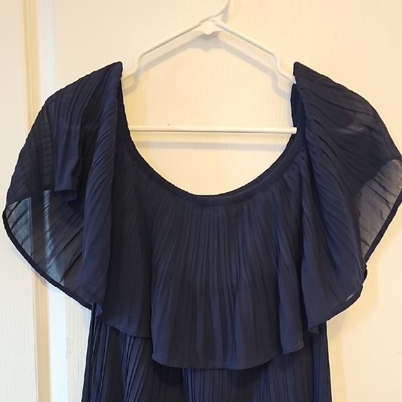 Elegant Navy Ruffle Dress - Picture 2 of 4
